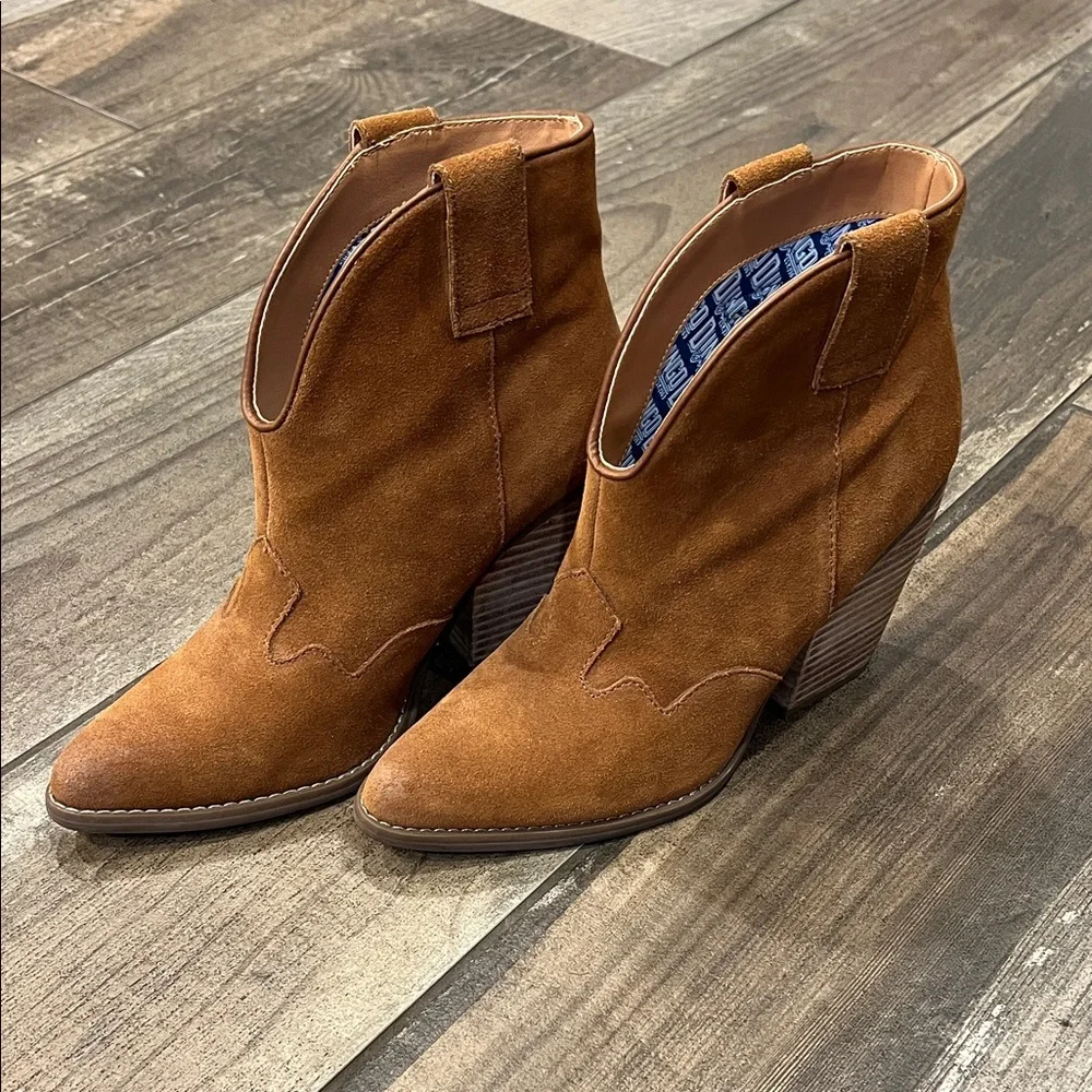 Dingo Brown Suede Ankle Boots - Picture 4 of 8